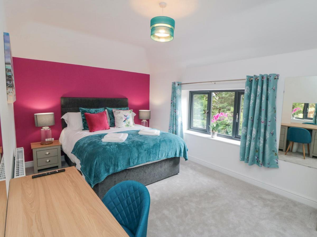 Riverside House Holiday home